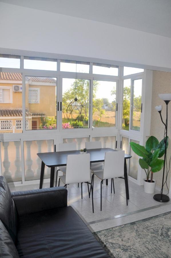 Apartamento Con Piscina Y Parking Ел Кампело Екстериор снимка